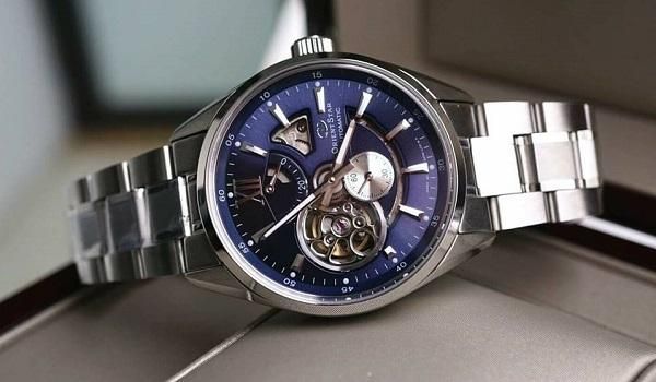 Top 15 mẫu đồng hồ cơ lộ máy lịch lãm cho chú rể trong ngày cưới