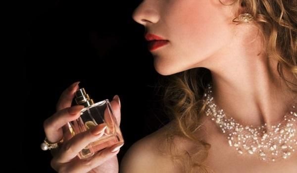 Top 10 mùi hương nước hoa nữ quyến rũ đàn ông