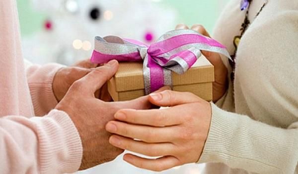 Top 10 quà tặng 20/10 làm hài lòng mẹ người yêu ngay ngày đầu ra mắt