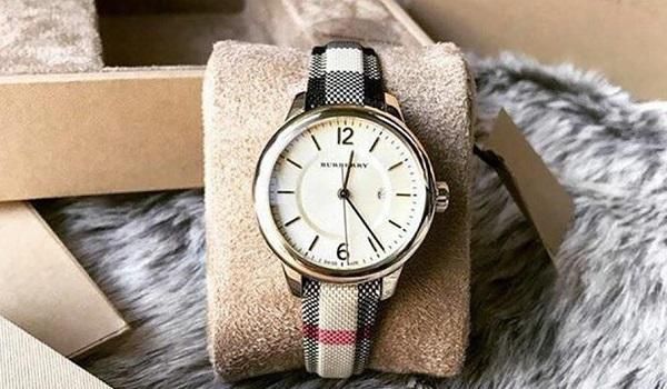 Review 4 mẫu đồng hồ Burberry kẻ cho nữ sang trọng và thời trang