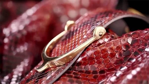 Quy trình sản xuất thủ công túi xách hàng hiệu Gucci, Dior, Chanel...đắt đỏ nổi bật thế giới