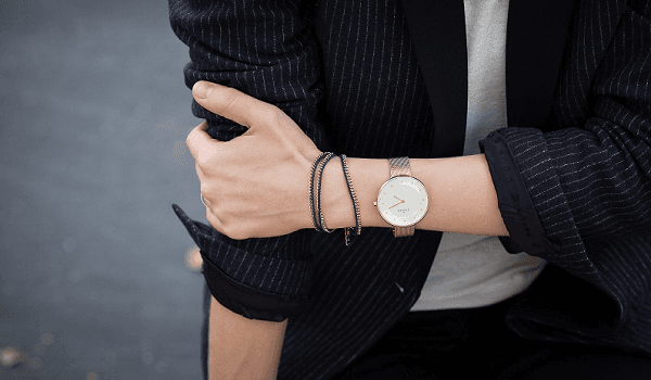 Gợi ý cổ tay nhỏ nên đeo đồng hồ như thế nào cho nam và nữ
