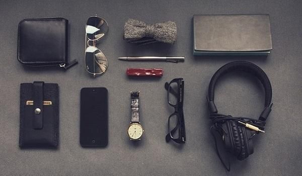 Top 7+ phụ kiện thời trang cao cấp luôn có trong tủ đồ của chàng trai hiện đại