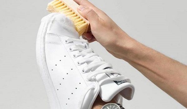 Cách giặt giày thể thao Adidas đúng từ hãng và cách bảo quản hiệu quả
