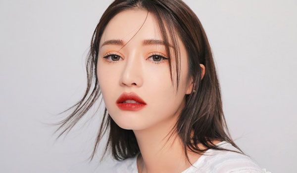 Review top 10 thỏi son màu đỏ gạch vô cùng đẹp đang là xu hướng hiện nay