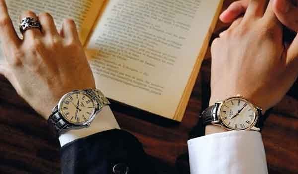 Đeo đồng hồ tay trái hay tay phải? Hướng dẫn từ chuyên gia