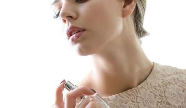 7+ vị trí xịt nước hoa trên cơ thể giúp lưu hương quyến rũ suốt cả ngày