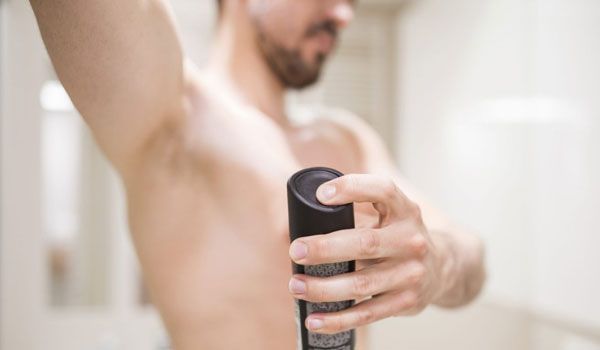 Xịt khử mùi cơ thể là gì? Cách sử dụng xịt khử mùi thơm lâu khô thoáng