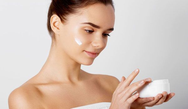 Review 13 loại kem dưỡng ẩm cho da hỗn hợp thiên khô được nhiều khách hàng yêu thích