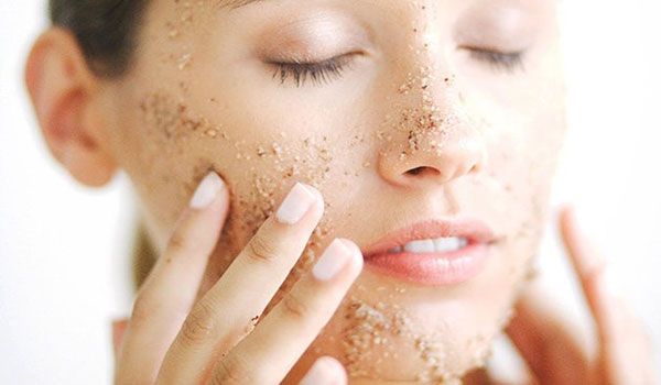 Top 9 tẩy tế bào chết da mặt chất lượng tốt cho da mịn màng trắng sáng