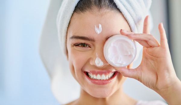 Review top 12 kem dưỡng ẩm dưới 200k được nhiều khách hàng yêu thích hiện nay