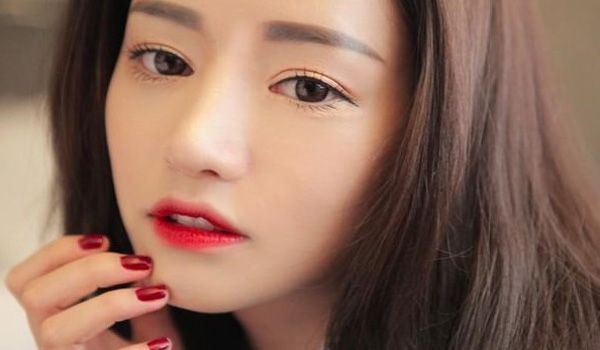 Top 3 cách đánh son lòng môi đúng đẹp cho nàng tươi trẻ