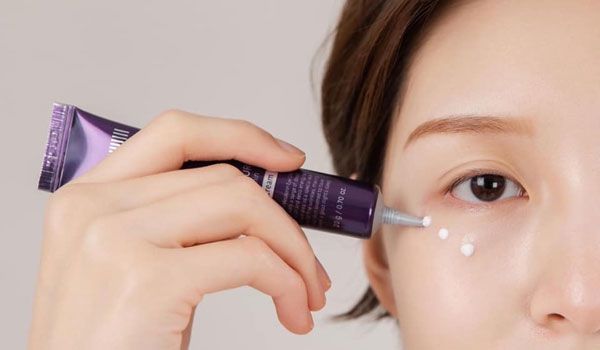 16 cách hỗ trợ cải thiện da khô quanh mắt hiệu quả tại nhà