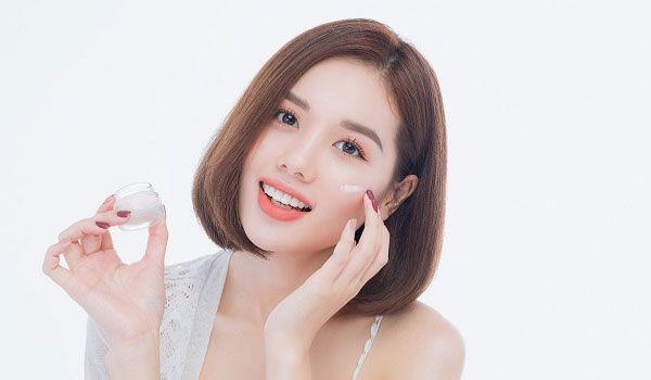 Kojic Acid là gì? Lợi ích và cách sử dụng để làm sáng da