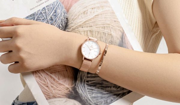 30+ mẫu đồng hồ nữ mặt nhỏ đẹp sang chảnh được ưa chuộng
