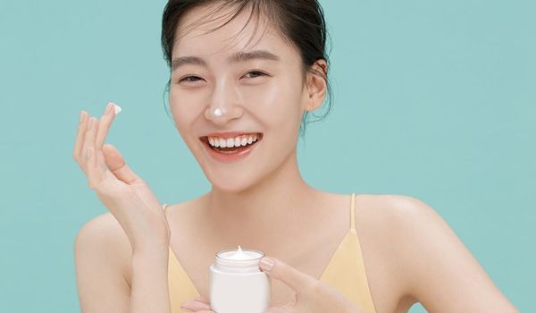 Top 5 kem hỗ trợ làm sạch mụn cho da nhạy cảm và cách chọn mỹ phẩm cho làn da khó chiều