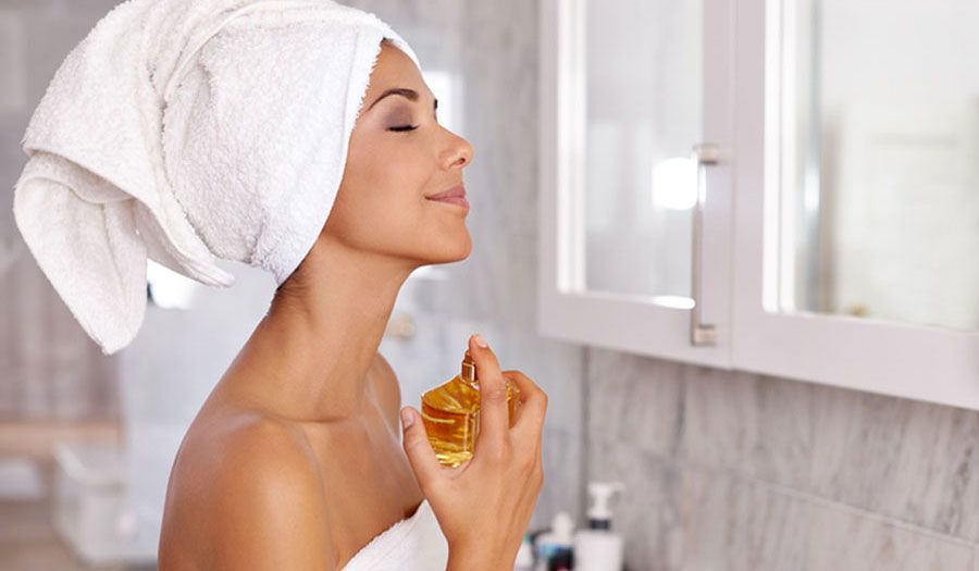 Cách giữ mùi nước hoa thơm lâu suốt cả ngày dài