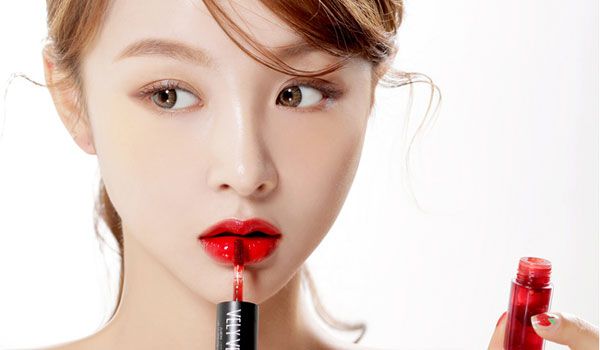 Vì sao son lên môi không đúng màu? 5 bước tô son lên màu chuẩn đẹp