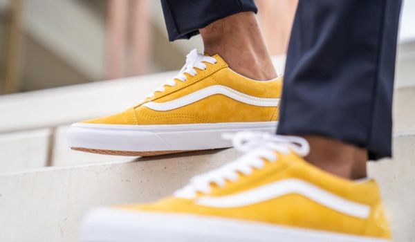 Top 9 đôi giày màu vàng nổi bật được yêu thích