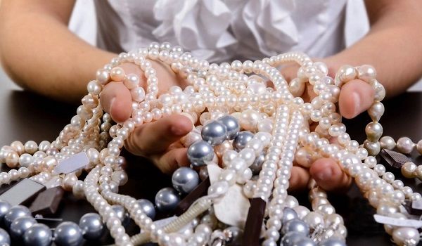 9 cách phân biệt ngọc trai thật và giả chính xác