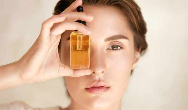 MINERAL OIL là gì? Công dụng của dầu khoáng trong mỹ phẩm có gây hại cho da