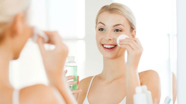 5 loại toner làm sáng da được các chị em yêu rất thích hiện nay
