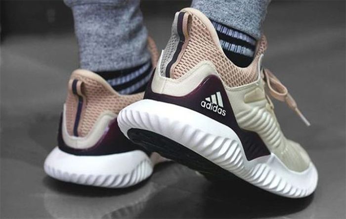 Các mẫu giày Adidas nam chính hãng quan tâm nhiều , cập nhật liên tục
