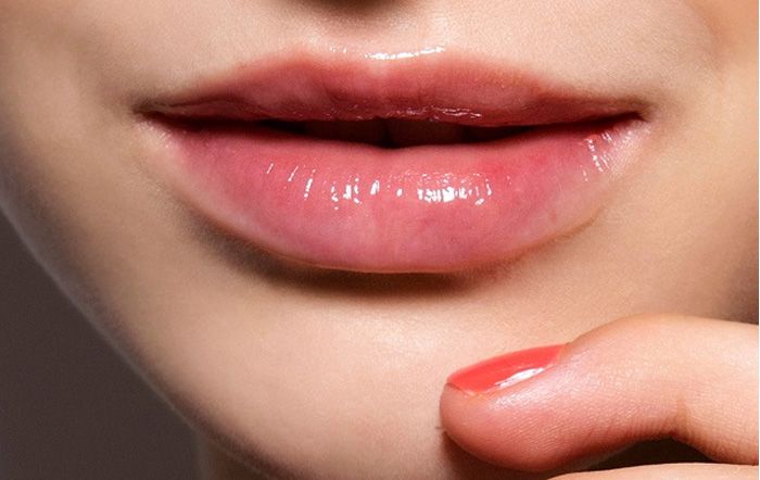 17+ cách trị môi khô bong tróc nứt nẻ hiệu quả sau 1 đêm