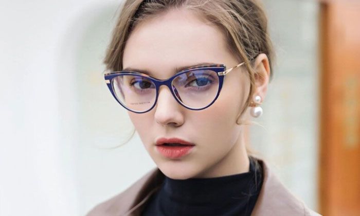 11 mẫu gọng kính mắt mèo hàng hiệu được săn đón nhiều