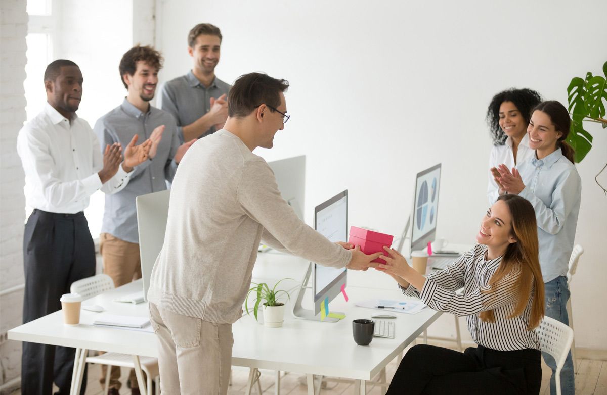 10 món quà tặng Sếp nữ tinh tế, giúp bạn ghi điểm tuyệt đối