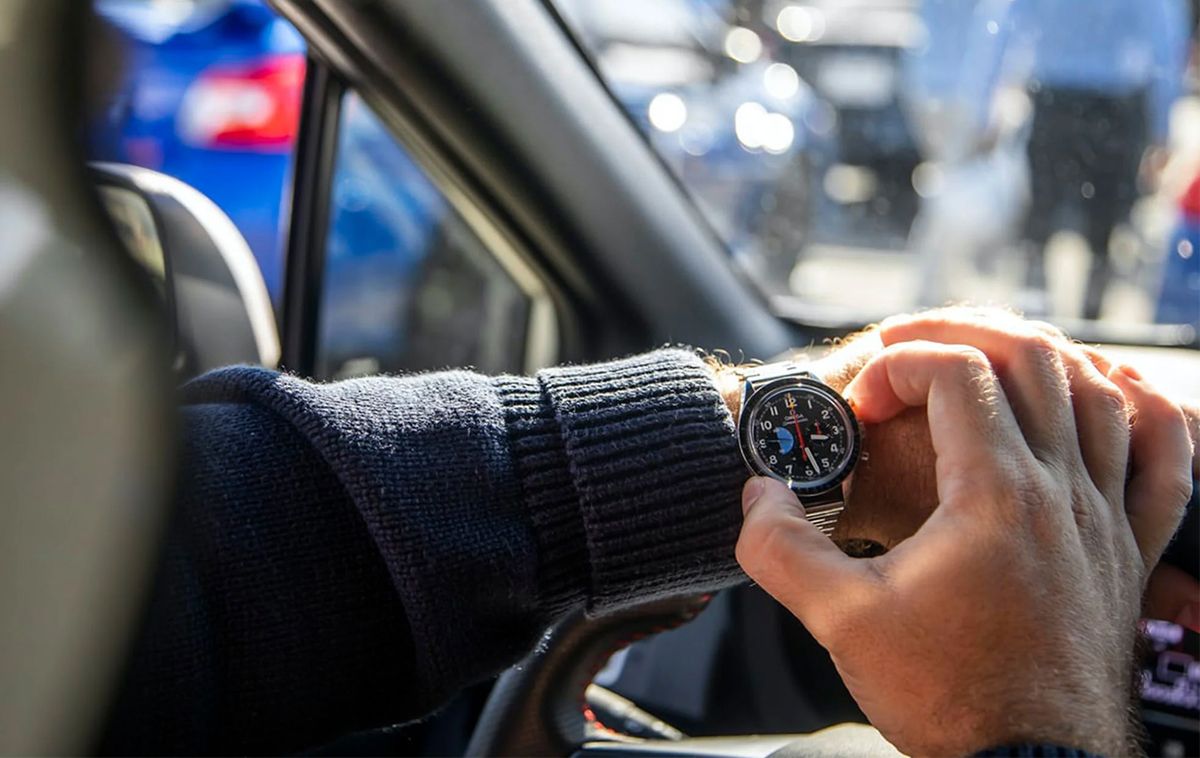 Đồng hồ tachymeter là gì? Cách sử dụng tính năng tachymeter chuẩn xác