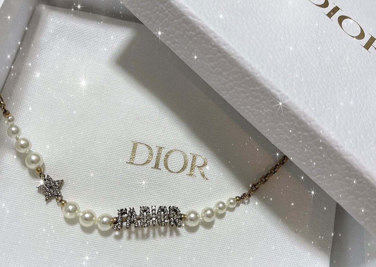 Top dây chuyền Dior cho nữ sang chảnh được yêu rất thích