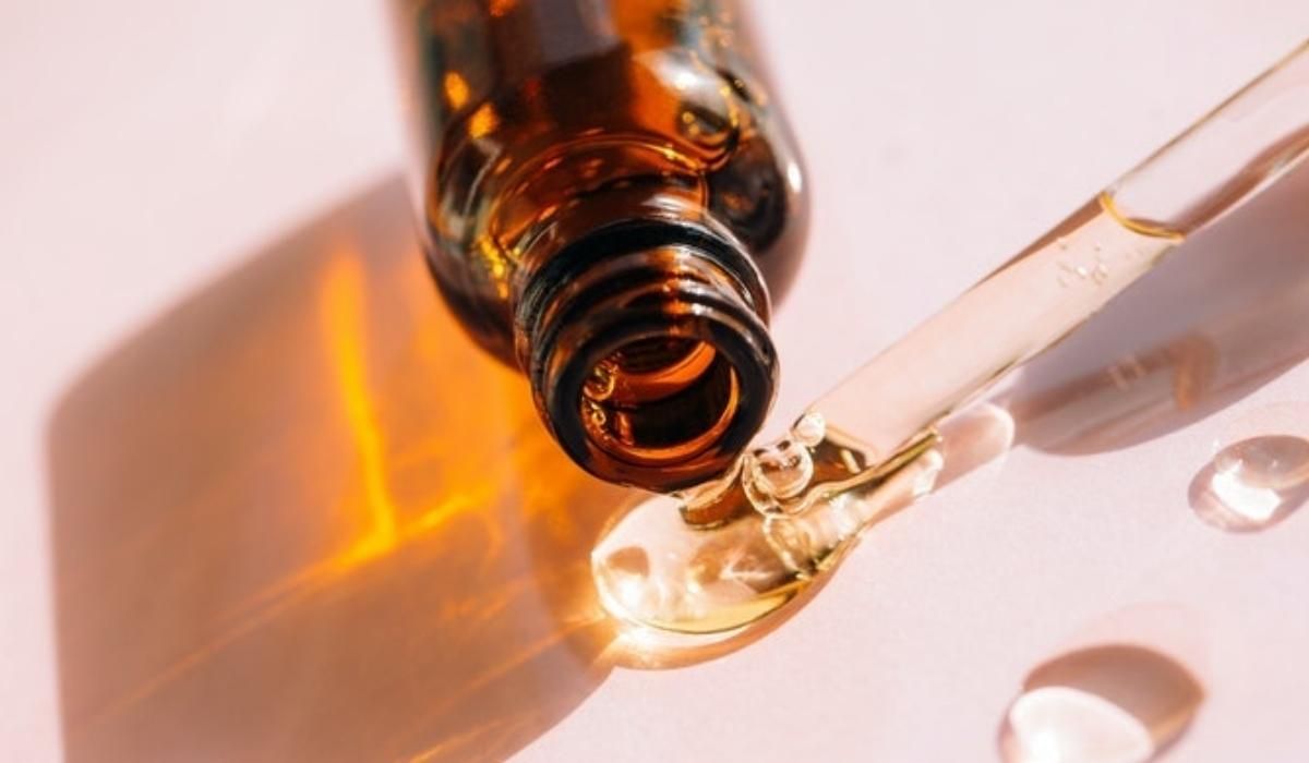 Serum có mấy loại? Phân biệt serum gốc nước và serum gốc dầu