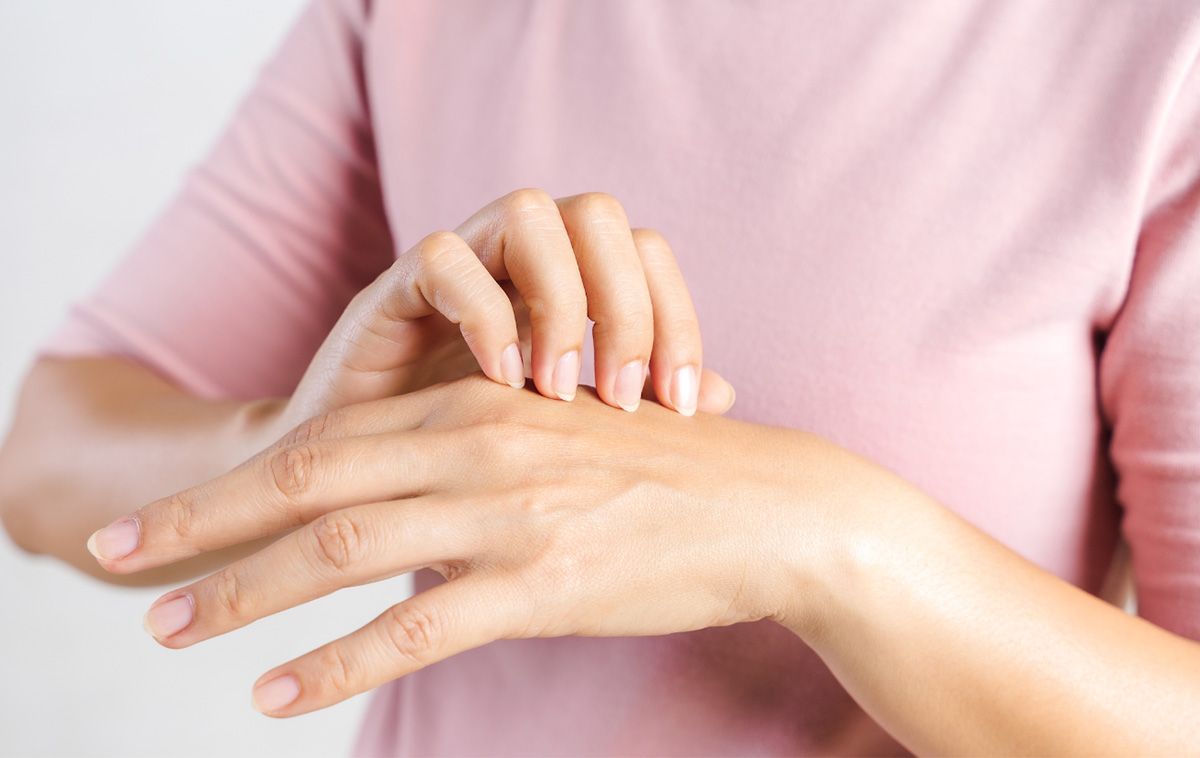 10 cách trị da tay bị khô nẻ vào mùa đông hiệu quả
