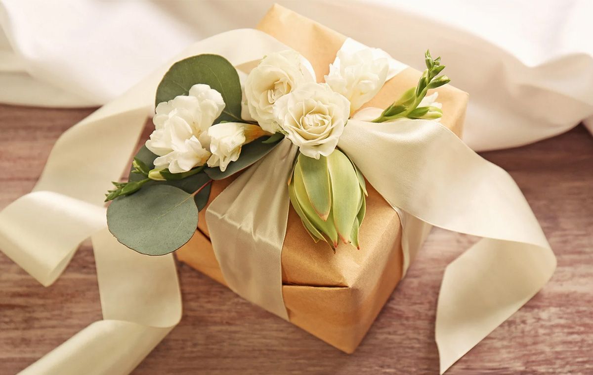Gợi ý 30+ quà cưới tặng bạn thân ý nghĩa và rất độc đáo