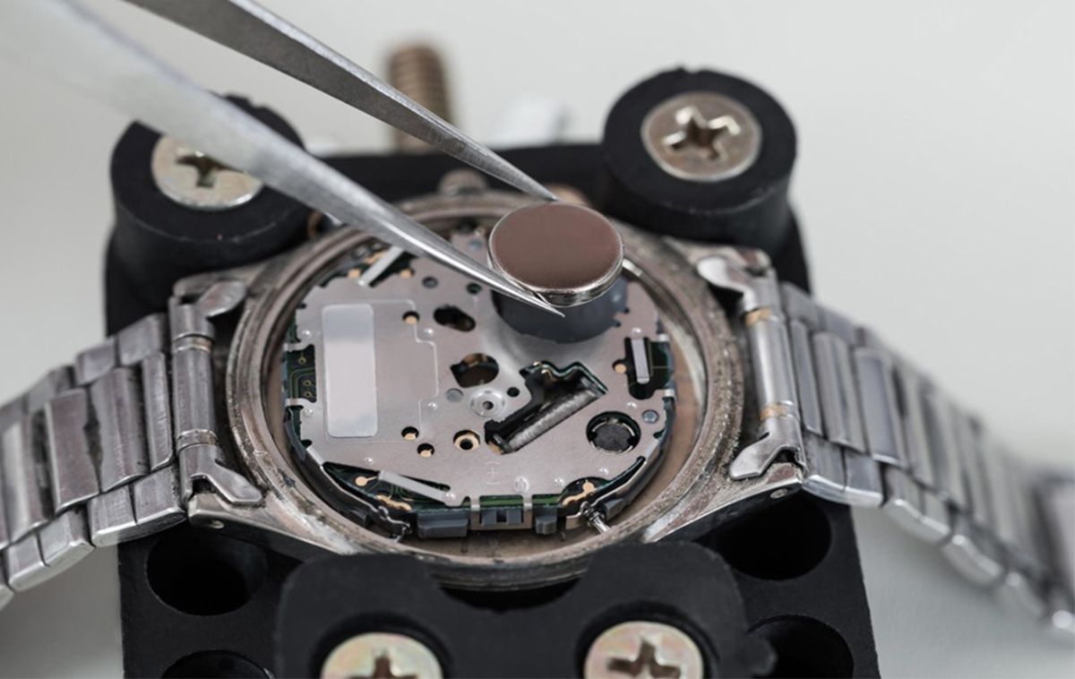 Hướng dẫn 4 bước thay pin đồng hồ Casio đơn giản ngay tại nhà