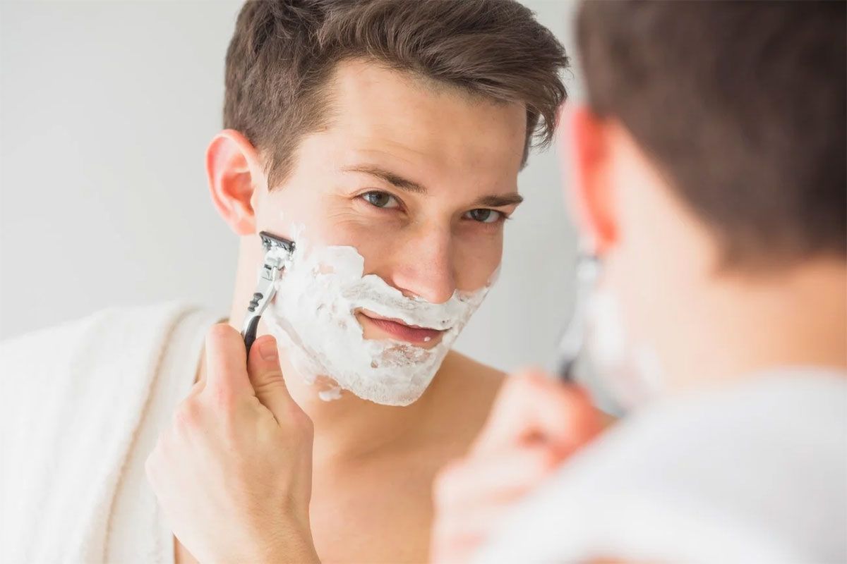 Sau khi cạo râu nên làm gì? 6 mẹo giúp da khỏe mạnh sao cạo râu