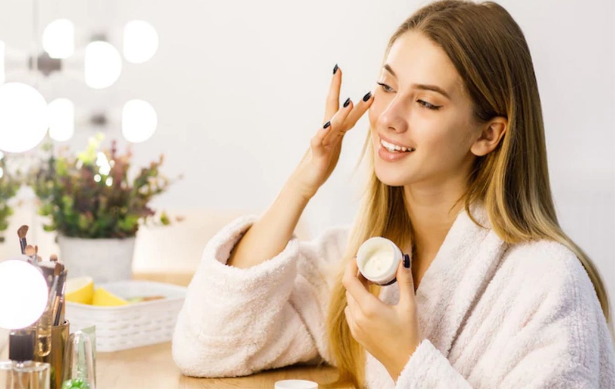 Top 10+ kem dưỡng trắng da mặt cho da ngăm đen bật tone trắng mịn
