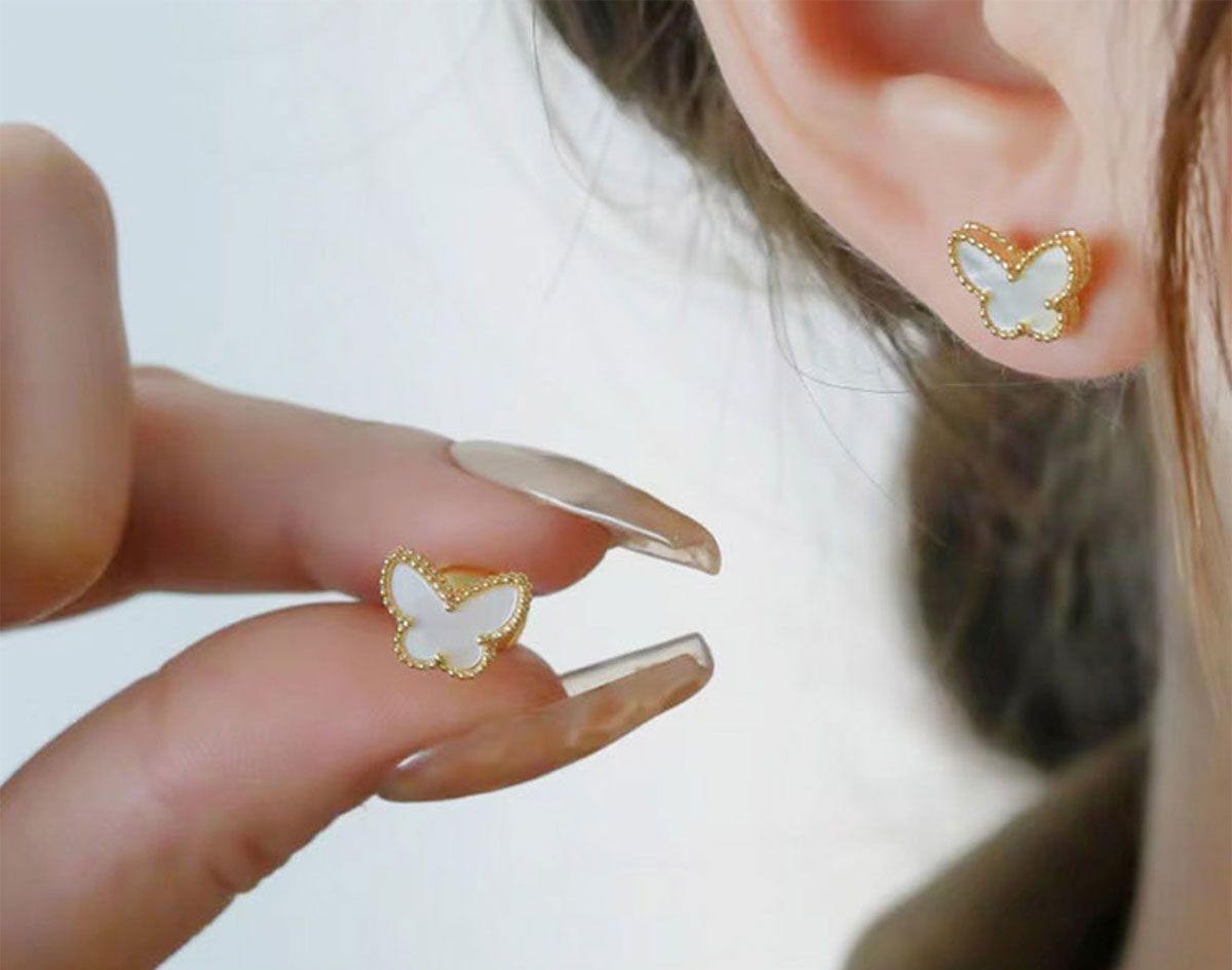 Top 9 mẫu bông tai vàng 18K đẹp, sang, xứng đáng để "xuống tiền"