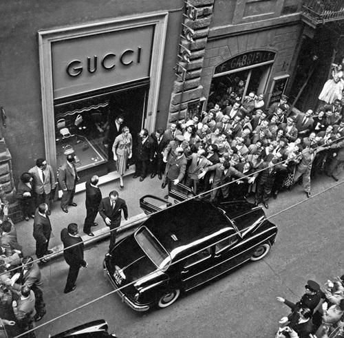 Hành trình lịch sử tạo nên thương hiệu thời trang đẳng cấp GUCCI