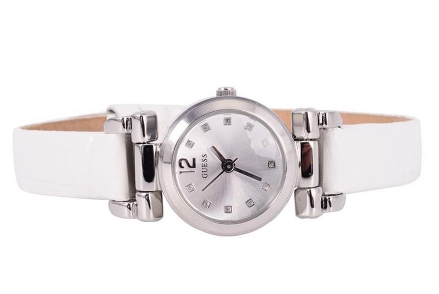 Top 7 mẫu đồng hồ Guess nữ mặt tròn dây da chiếm lĩnh trái tim phái đẹp