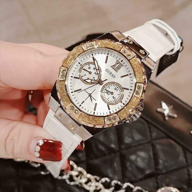 Top 7 mẫu đồng hồ Guess nữ mặt tròn dây da chiếm lĩnh trái tim phái đẹp