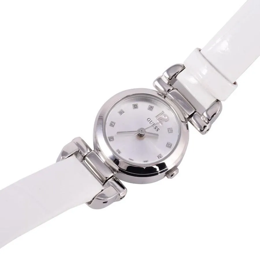 Top 7 mẫu đồng hồ Guess nữ mặt tròn dây da chiếm lĩnh trái tim phái đẹp