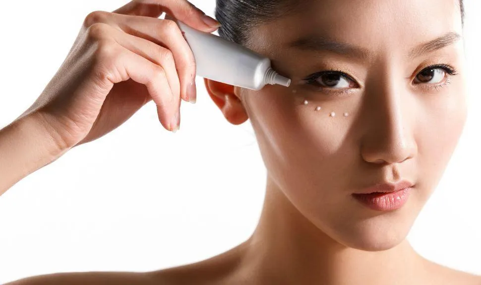 Bí kíp đẹp mãi tuổi 20 với kem dưỡng mắt cao cấp, ưu đãi quy mô lớn tháng 8