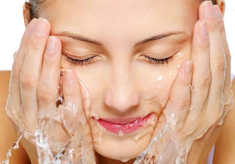Dưỡng da luôn ngậm nước mịn màng trong mùa hanh khô