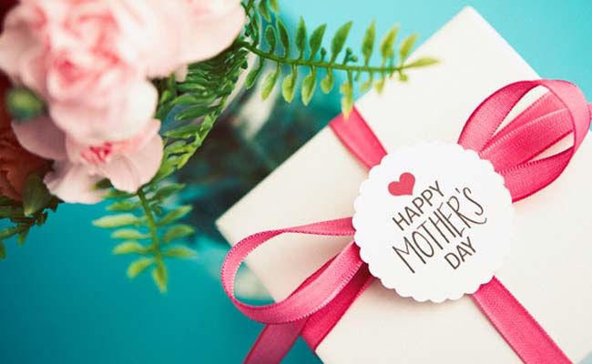 Gợi ý 10 mùi hương nước hoa nữ rất quyến rũ tặng mẹ trong ngày đặc biệt