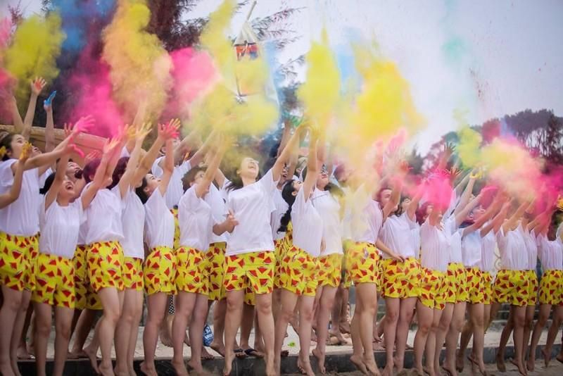 Phụ kiện kỷ yếu nổi trội định phải có nếu muốn có ảnh độc và ý nghĩa - 15