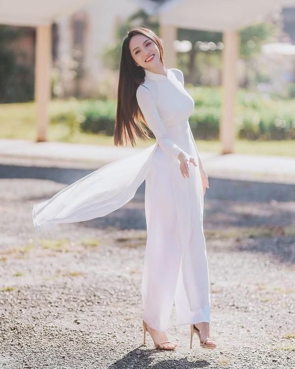 Phụ kiện kỷ yếu nổi trội định phải có nếu muốn có ảnh độc và ý nghĩa - 2