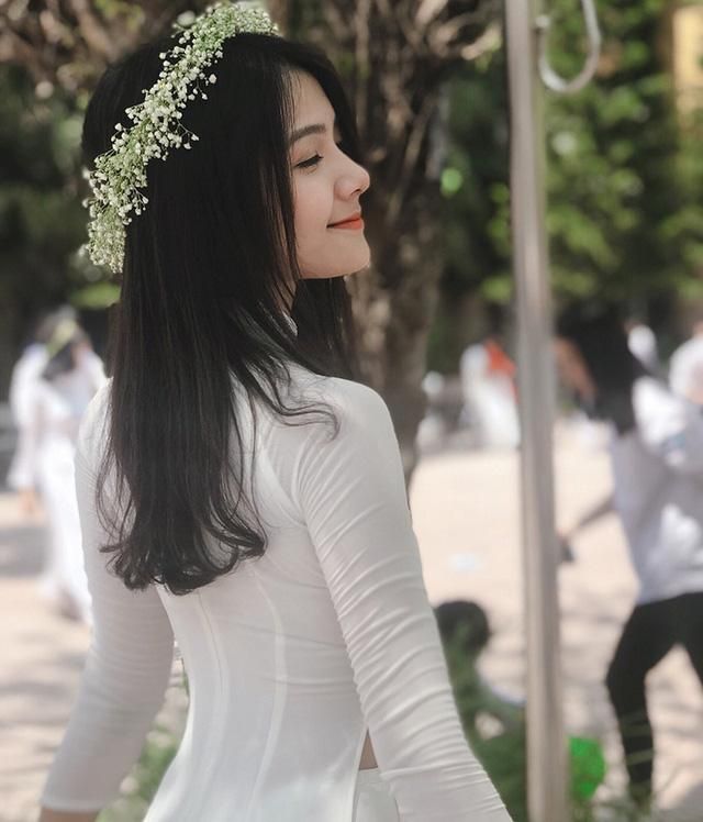 Phụ kiện kỷ yếu nổi trội định phải có nếu muốn có ảnh độc và ý nghĩa - 4