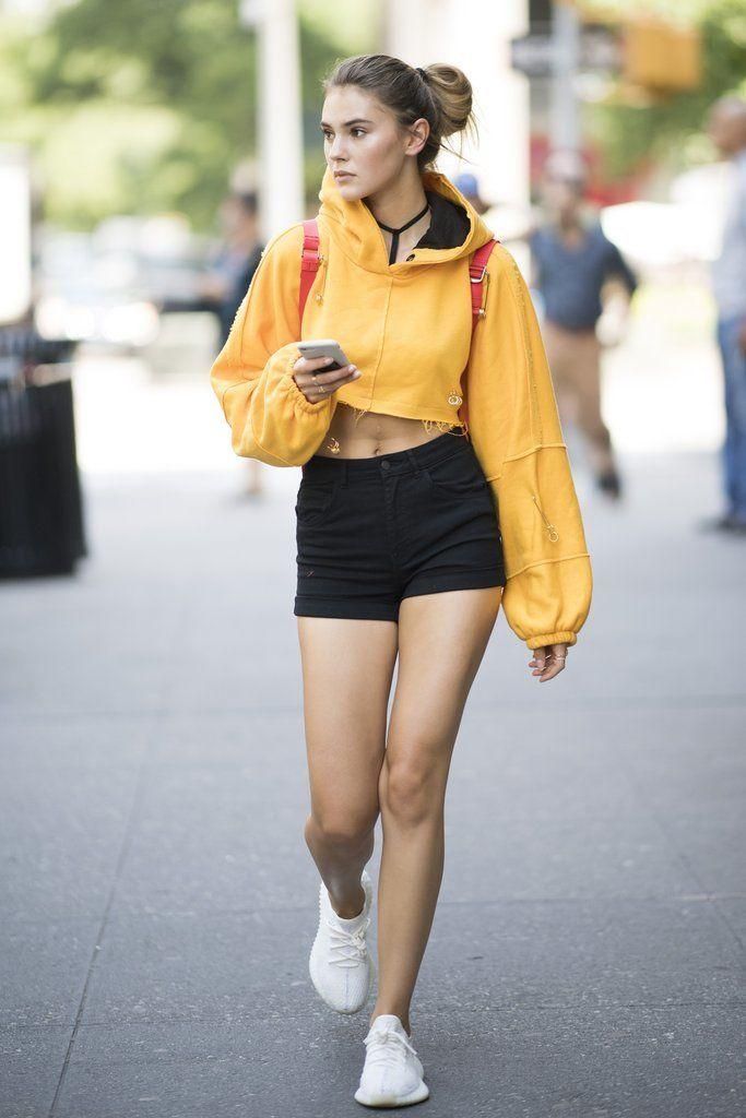 Sành điệu với 29 mẫu áo hoodie nam nữ cực chất vừa ra mắt năm nay